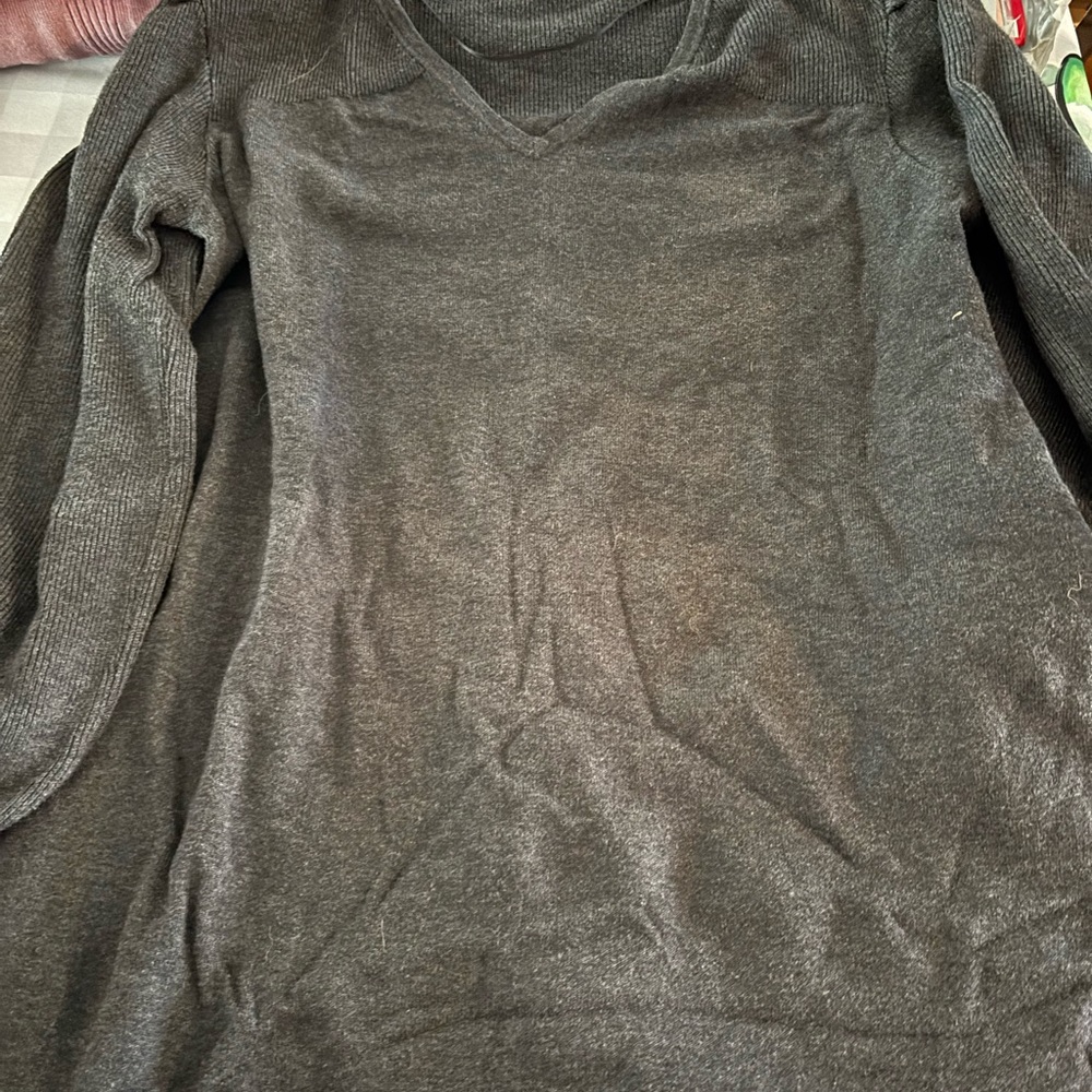 Style & Co. Charcoal Grey V neck sweater size Large EUC